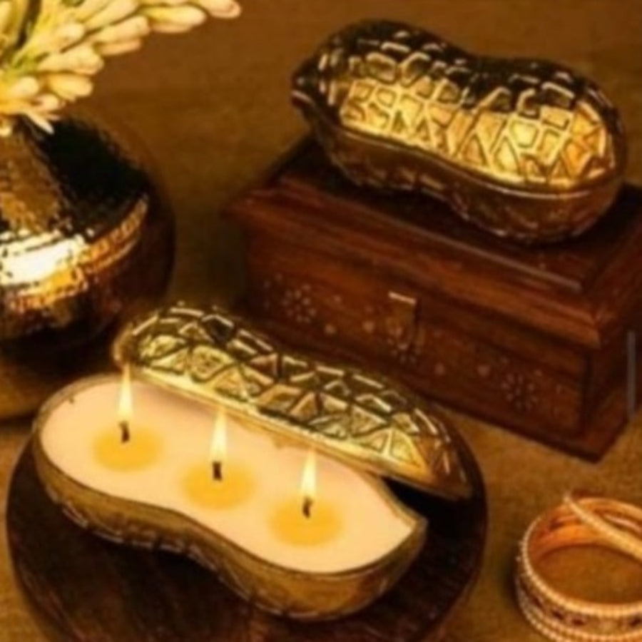 HD000075 - Peanut Urli with Candle