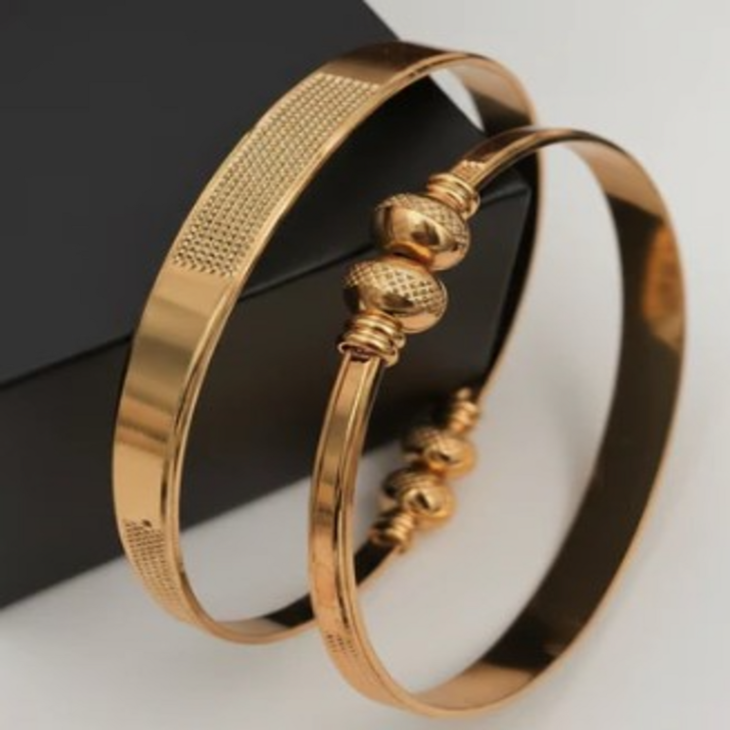 BG000005 - Minimalist Gold Plated Textured Kangan Set