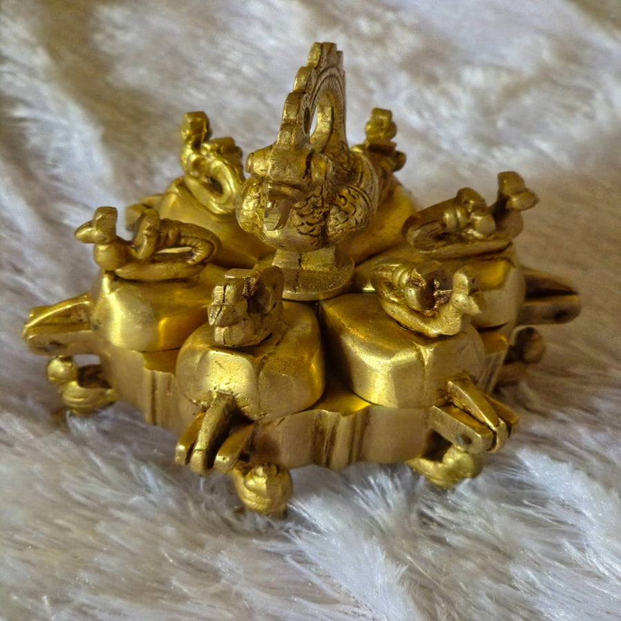 BRASS000025 - Vintage Heavy Kumkum Box