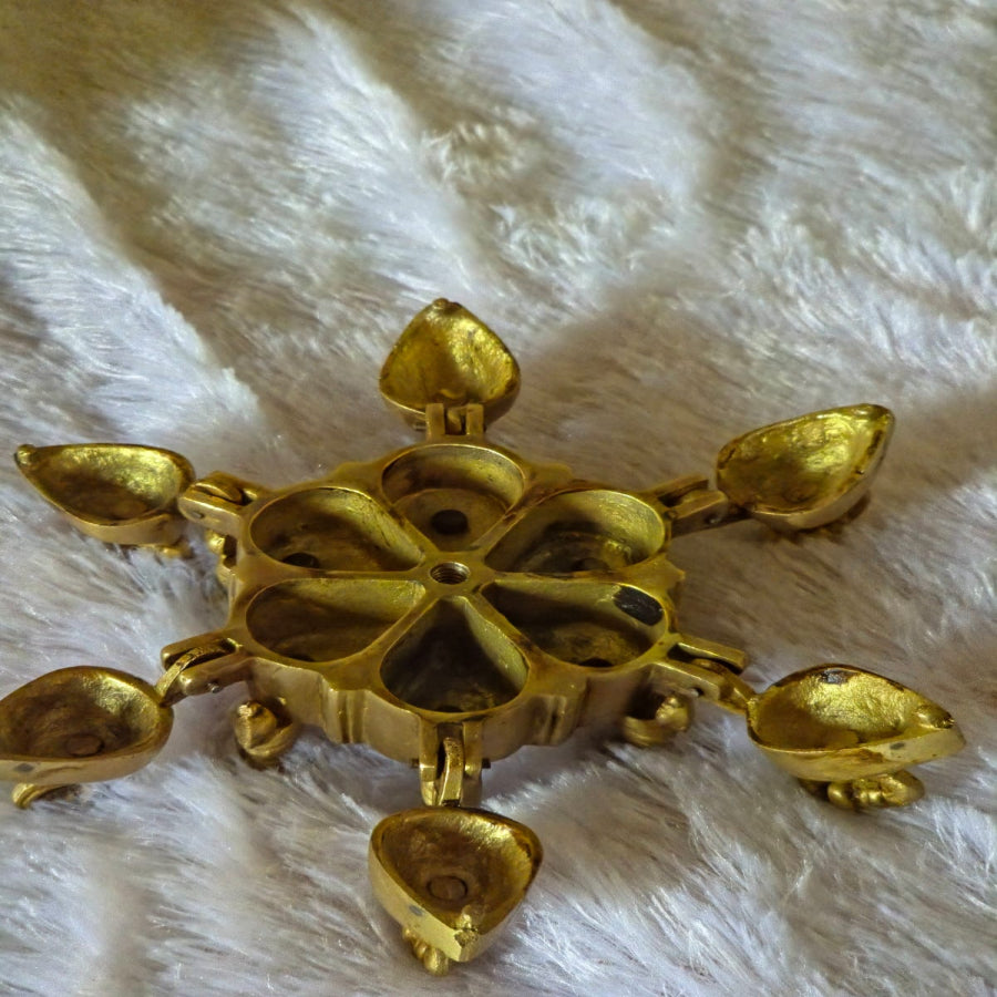 BRASS000025 - Vintage Heavy Kumkum Box