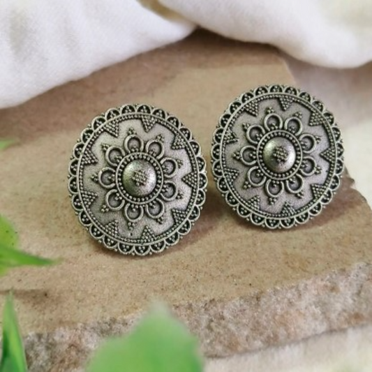 ER000040 - Oxidized Silver Floral Round Stud Earrings