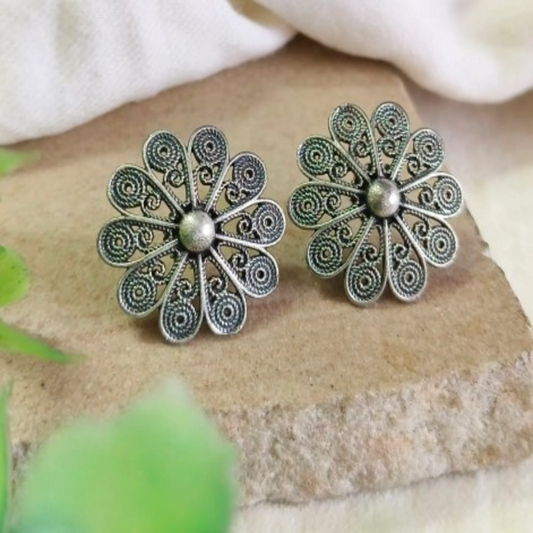 ER000042 - Elegant Silver Oxidized Floral Stud Earrings