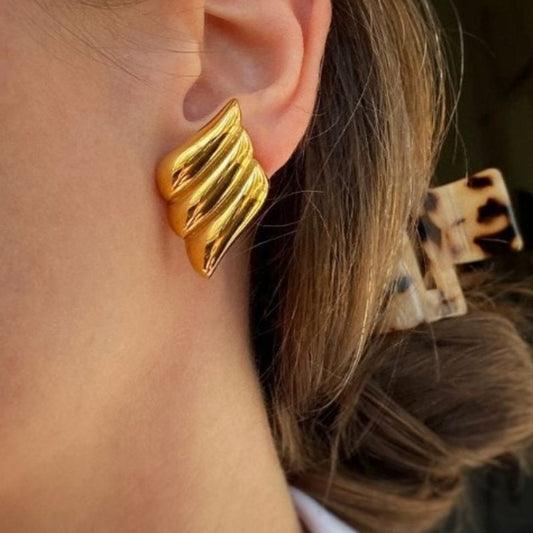 ER000013 - Gold Plated Earring - 3 Leaves Shape