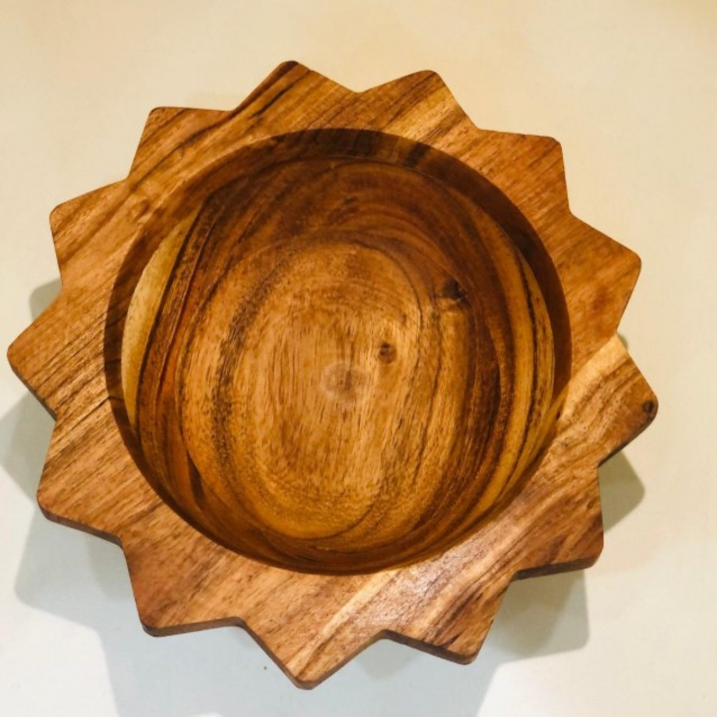 HD000035 - Wooden Star Cut Bowl 8 Inch