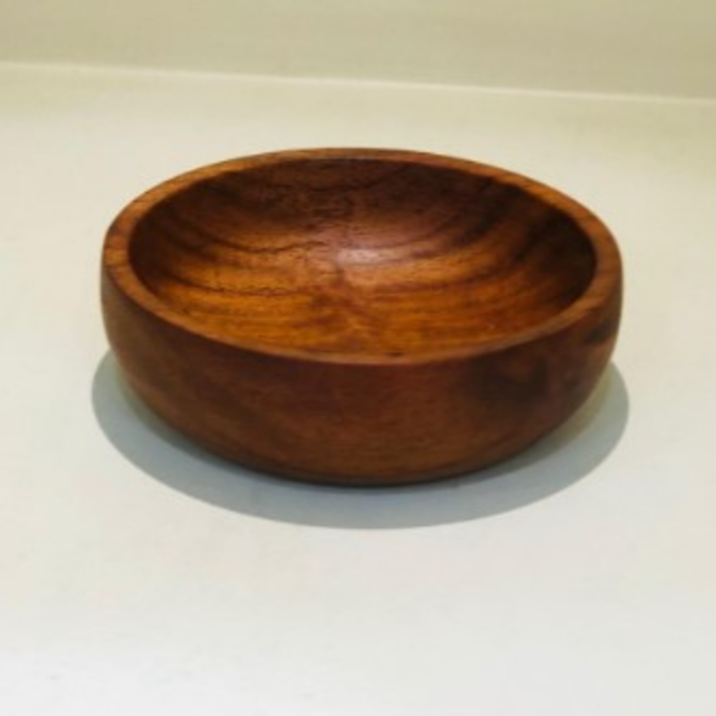 HD000037 - Wooden Curved Bowl 4 Inch