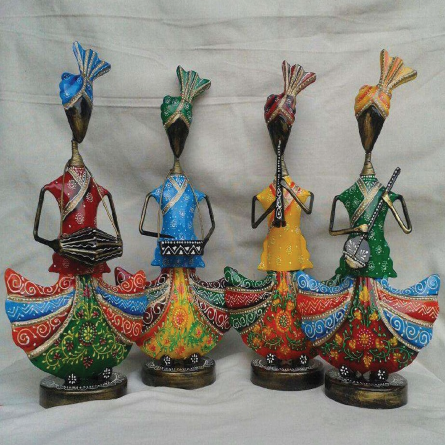 HD000070 - Musicians with Pagadi