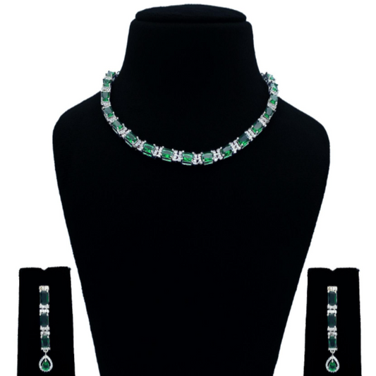 NL000072 - AD Emerald Regal Line Necklace